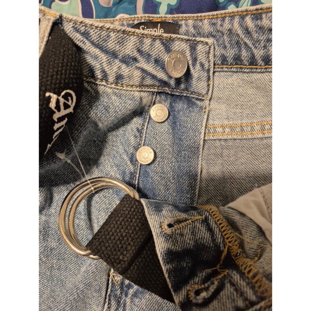 Simple Society NWT High Rise Distressed Mom Jeans | Angel Belt | Light Wash - Picture 10 of 15